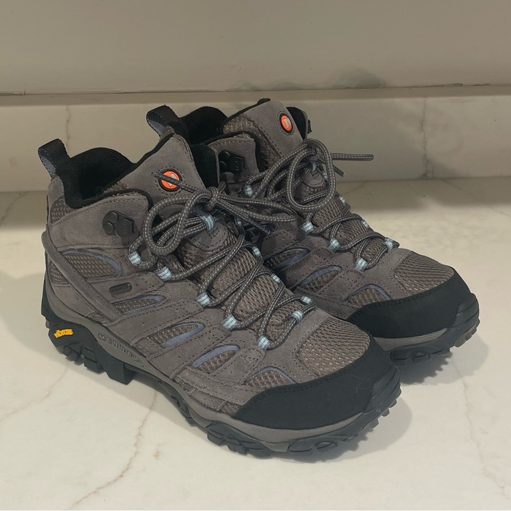 Merrell Women’s hiking boots moab